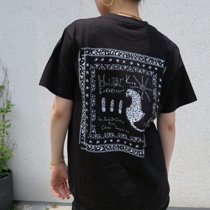 black t-shirt